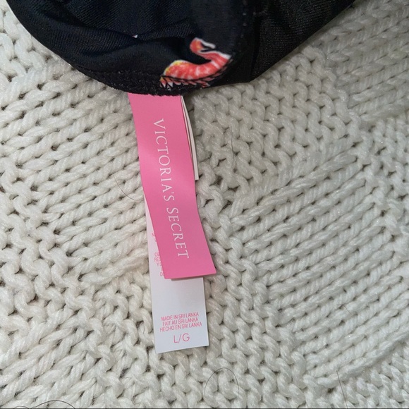 Victoria’s Secret Bikini top - Picture 5 of 5